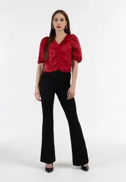 Faina Blouses Met Korte Mouw Blouse Dames Robijnrood -Outlet Faina Winkel 2928ee5ea8707d5cca41646c38f0114a