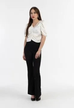 Faina Blouses Met Korte Mouw Blouse Dames Wolwit -Outlet Faina Winkel 35daa0fa9c69ce6f94a12372a335b2aa
