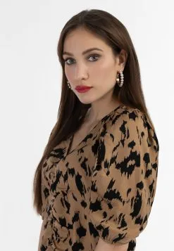 Faina Blouses Met Korte Mouw Blouse Dames Camel -Outlet Faina Winkel 713f5574bf1ea7b3075f116de0840271